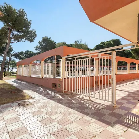 Salines Apartment *